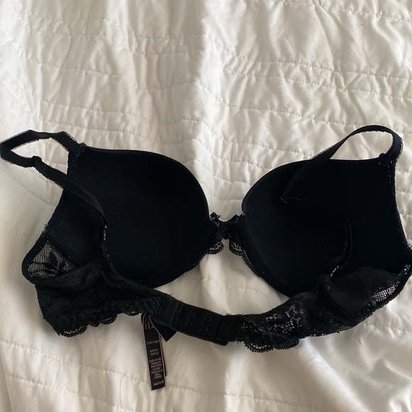 Victoria Secret Push Up Bra - Picture 2 of 3